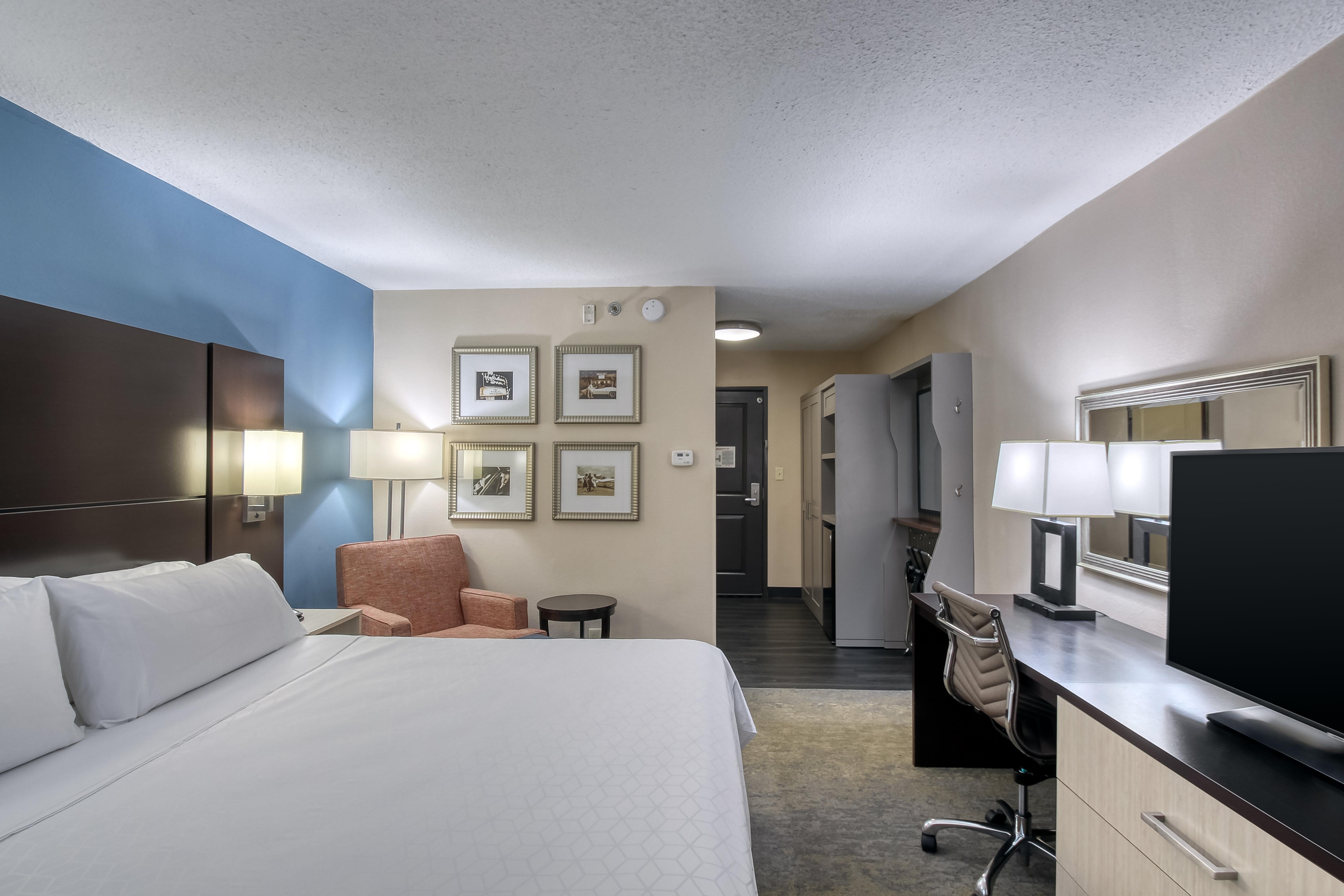 Holiday Inn & Suites Atlanta Airport North By Ihg College Park Bagian luar foto