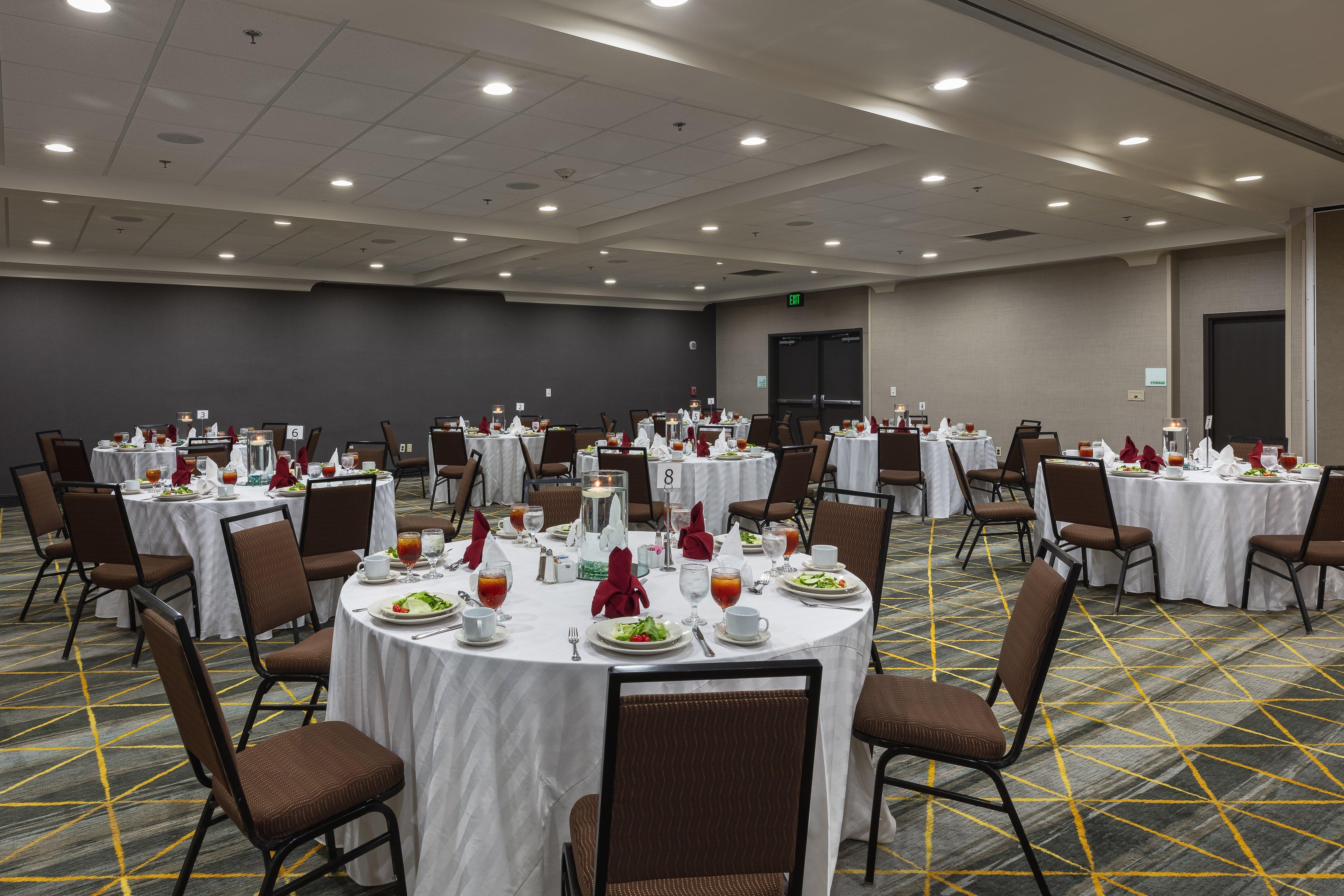 Holiday Inn & Suites Atlanta Airport North By Ihg College Park Bagian luar foto