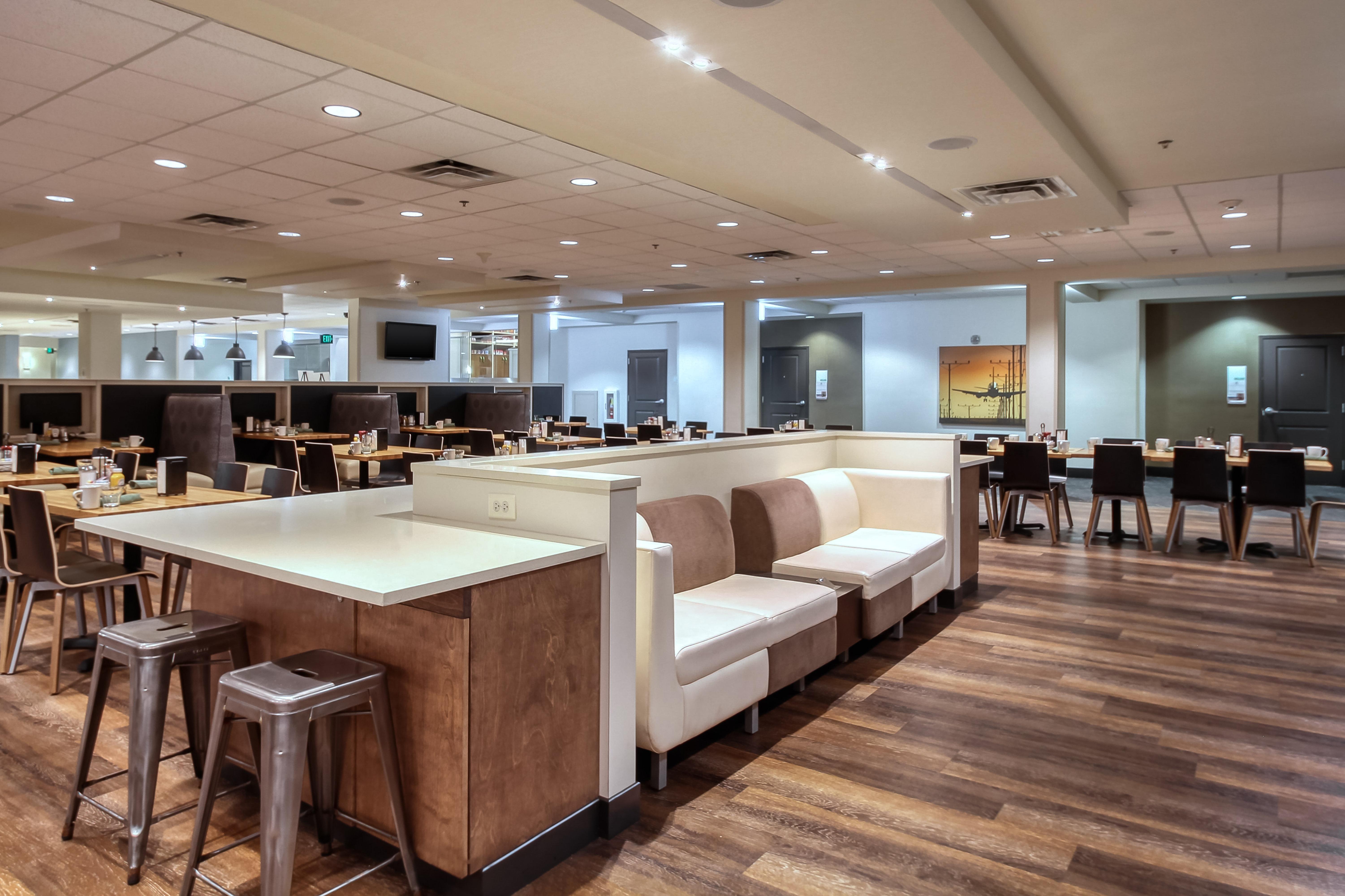 Holiday Inn & Suites Atlanta Airport North By Ihg College Park Bagian luar foto