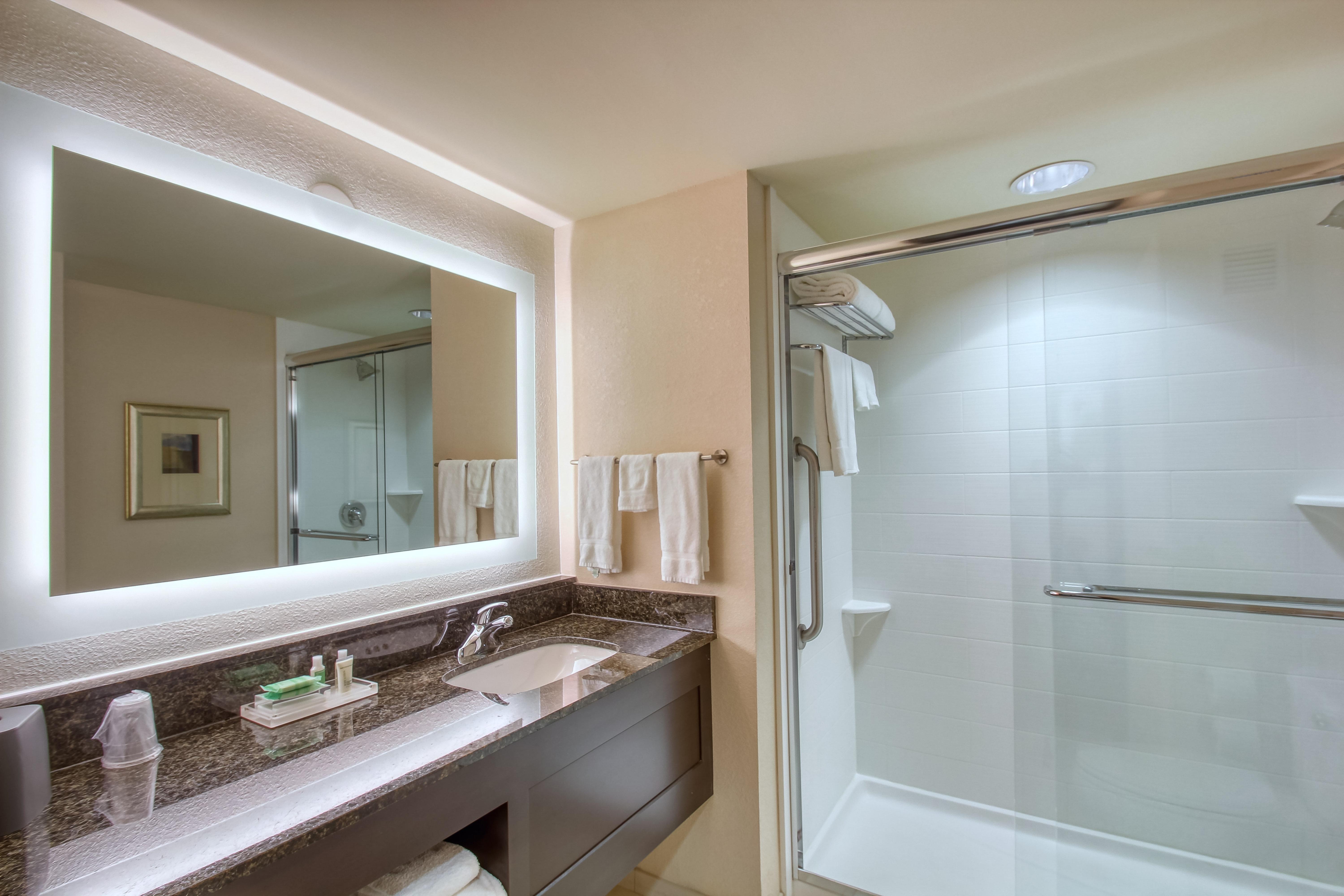 Holiday Inn & Suites Atlanta Airport North By Ihg College Park Bagian luar foto