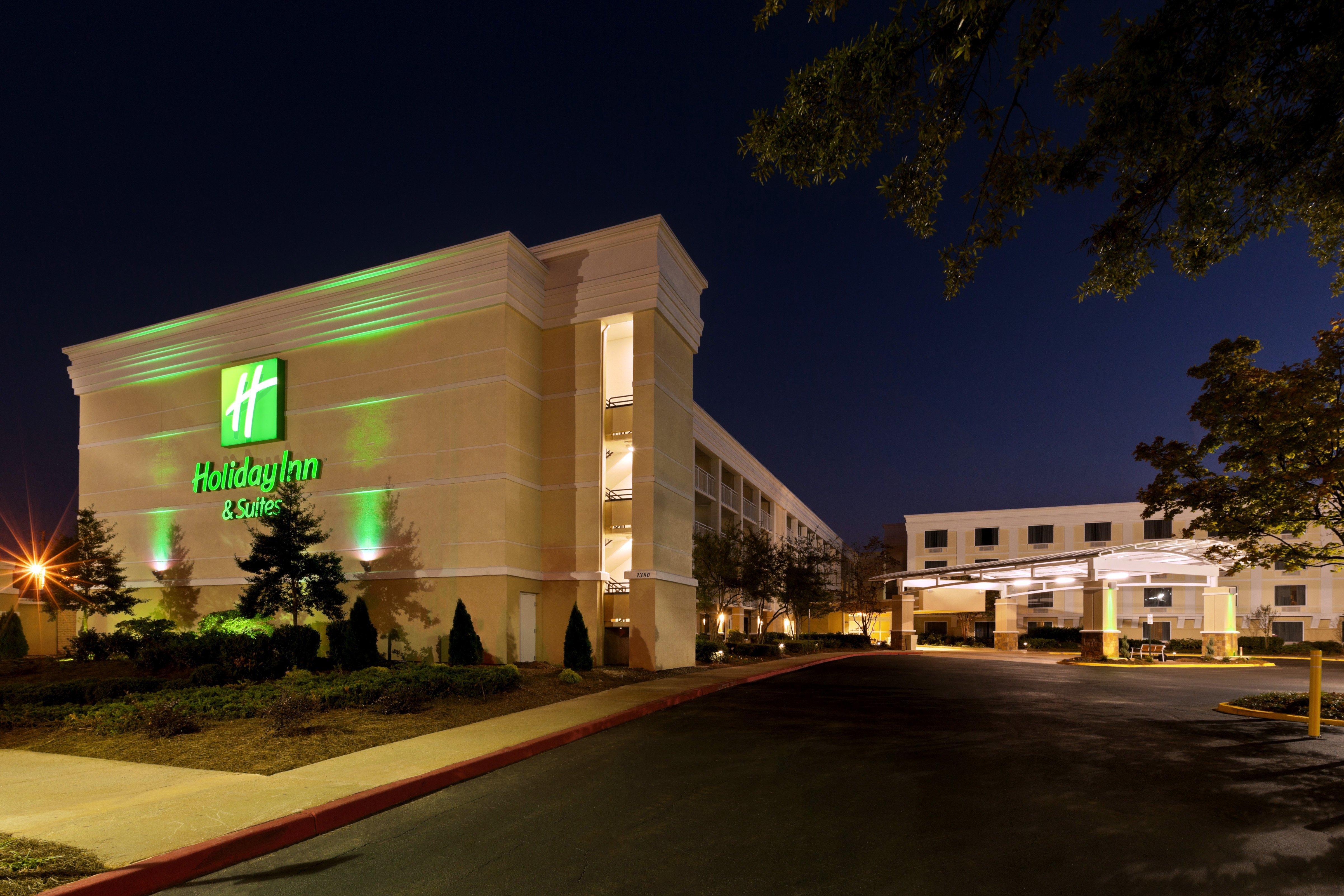Holiday Inn & Suites Atlanta Airport North By Ihg College Park Bagian luar foto