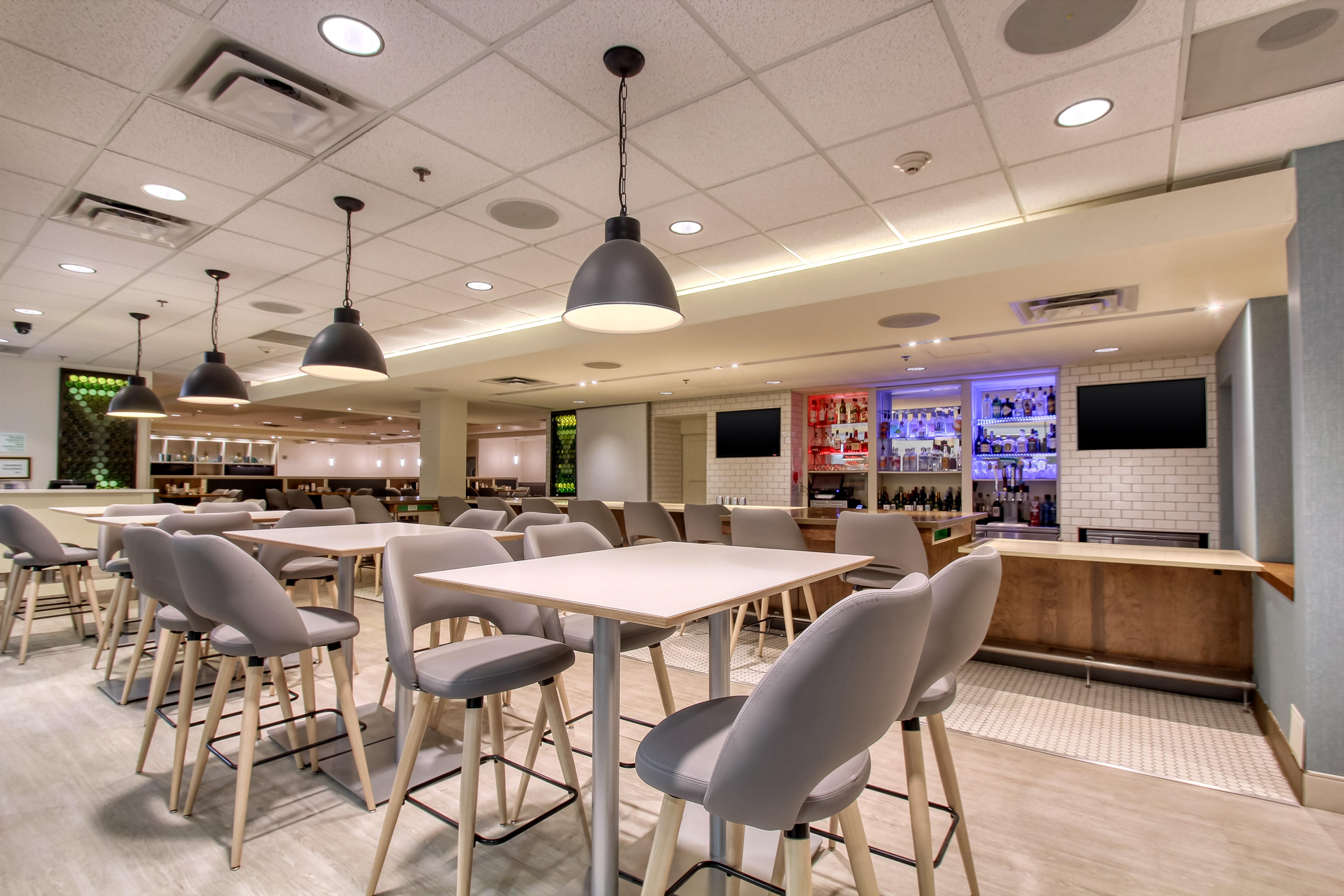 Holiday Inn & Suites Atlanta Airport North By Ihg College Park Bagian luar foto