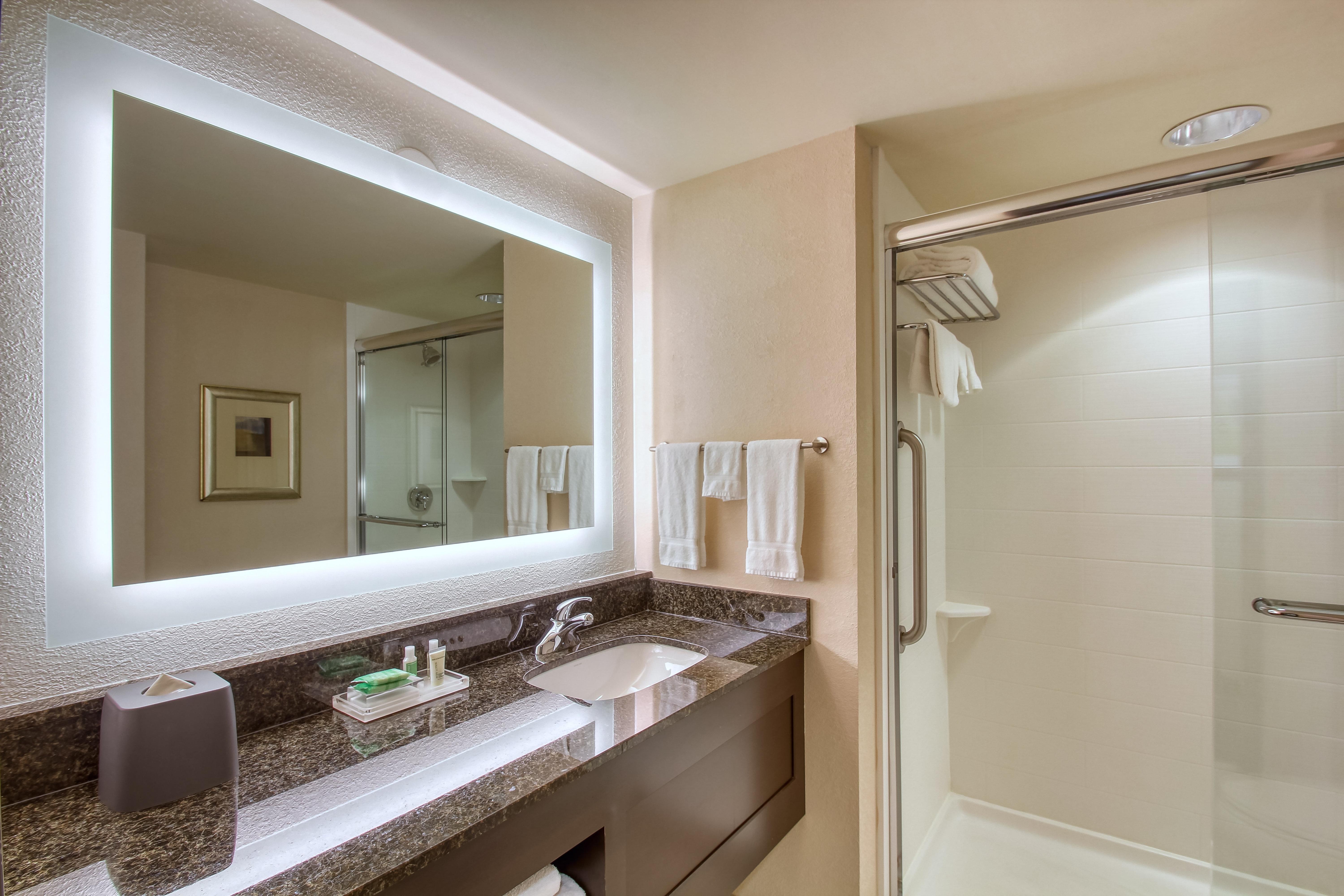 Holiday Inn & Suites Atlanta Airport North By Ihg College Park Bagian luar foto