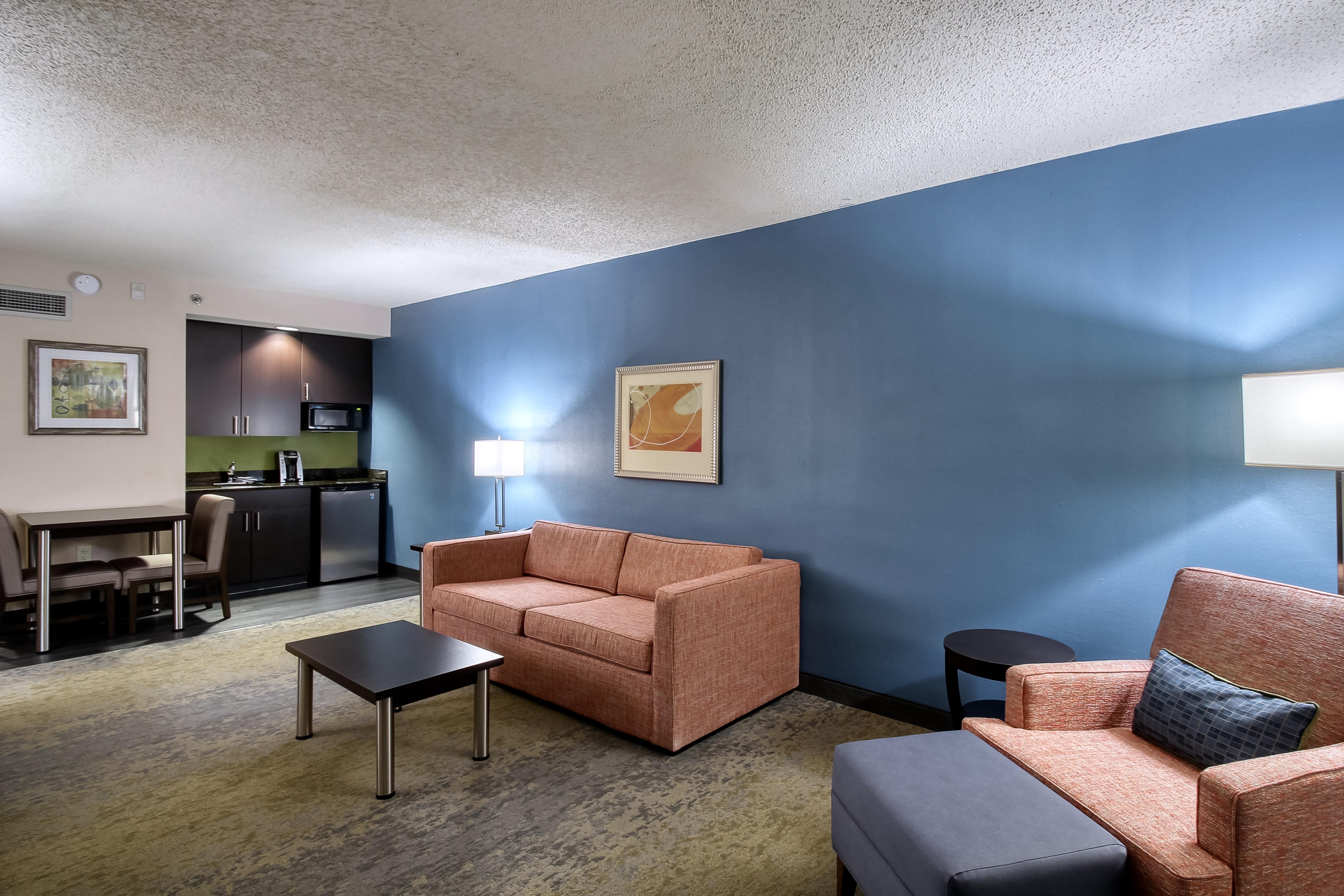 Holiday Inn & Suites Atlanta Airport North, An Ihg Hotel Bagian luar foto