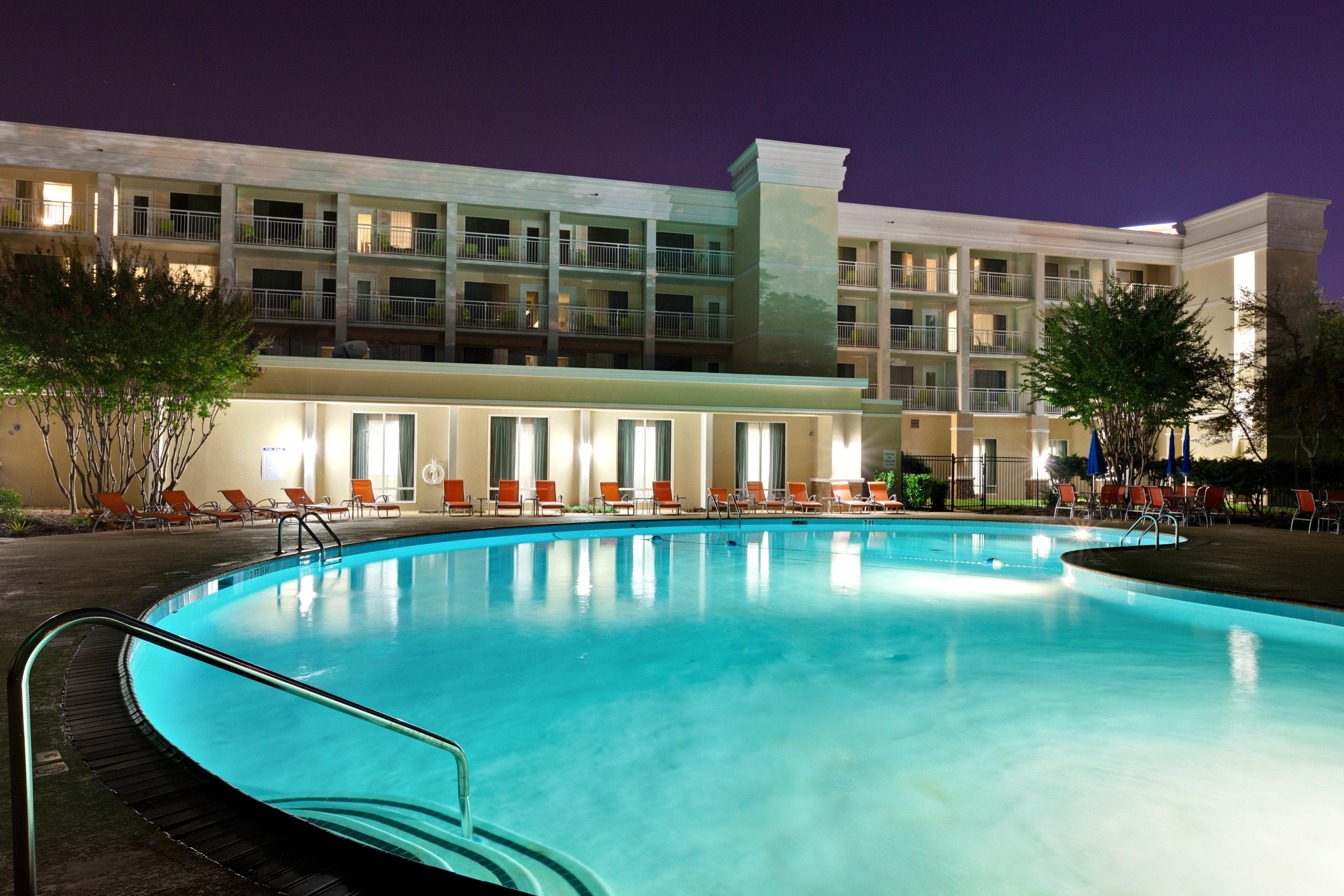Holiday Inn & Suites Atlanta Airport North By Ihg College Park Bagian luar foto