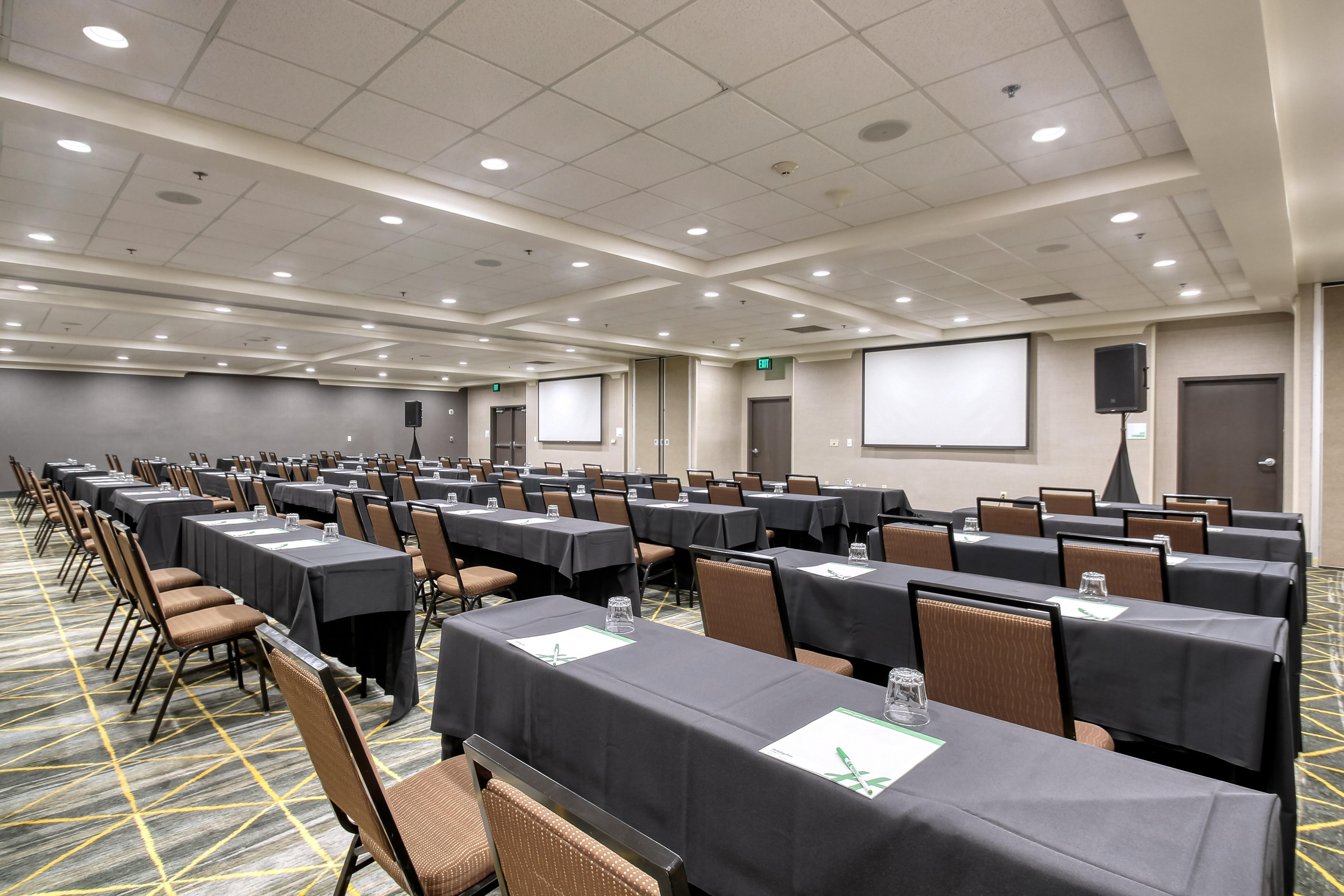 Holiday Inn & Suites Atlanta Airport North By Ihg College Park Bagian luar foto