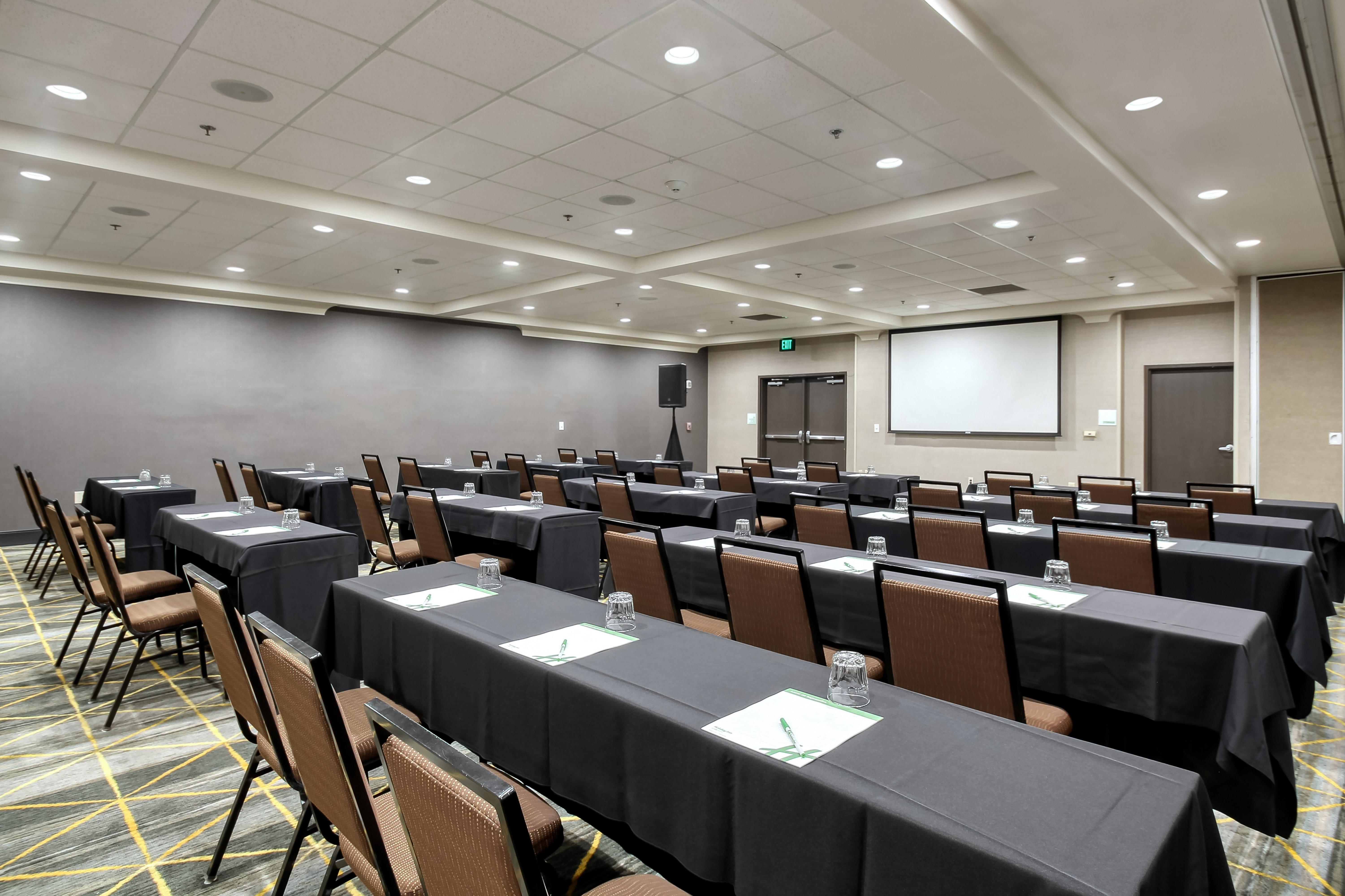 Holiday Inn & Suites Atlanta Airport North By Ihg College Park Bagian luar foto