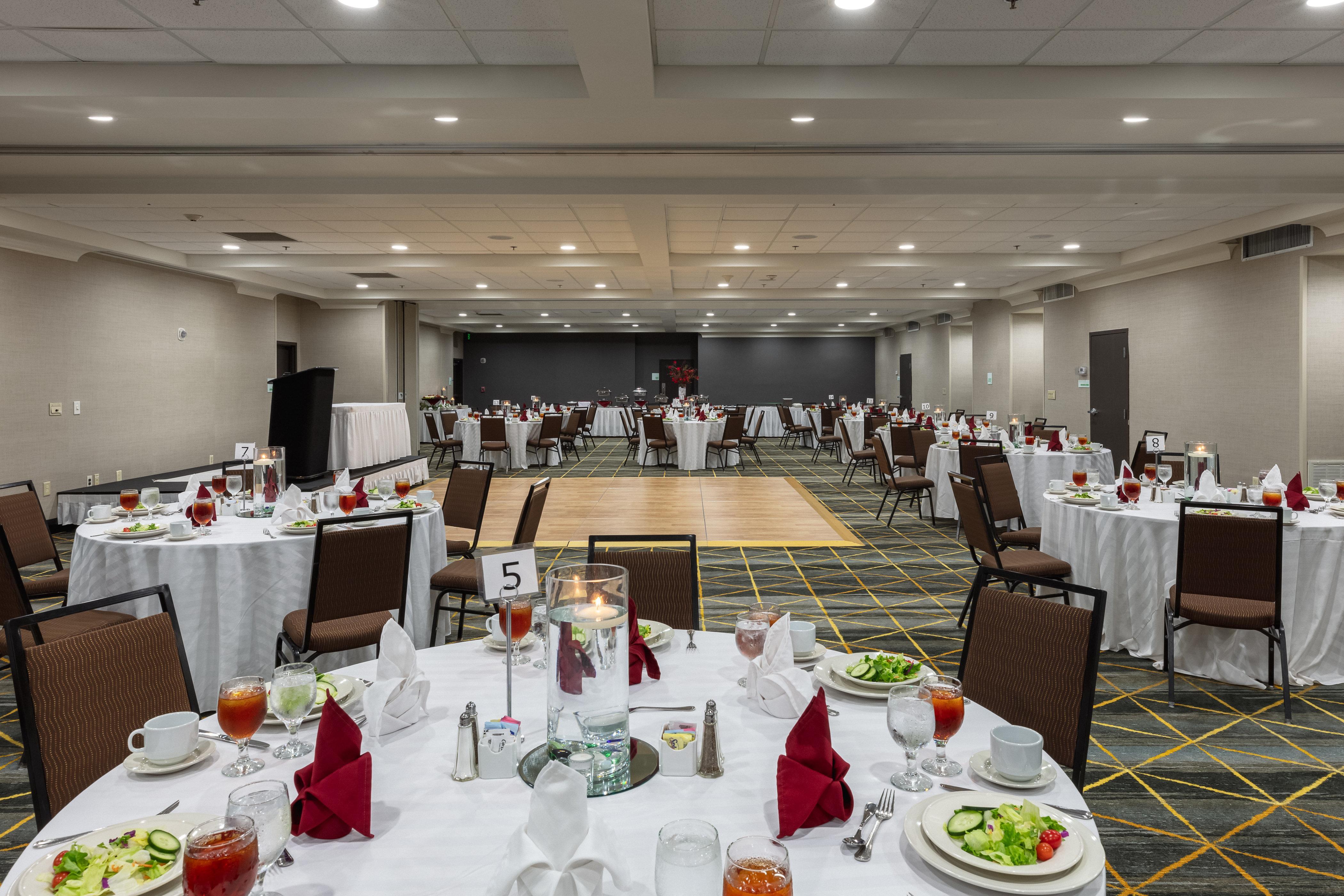 Holiday Inn & Suites Atlanta Airport North By Ihg College Park Bagian luar foto