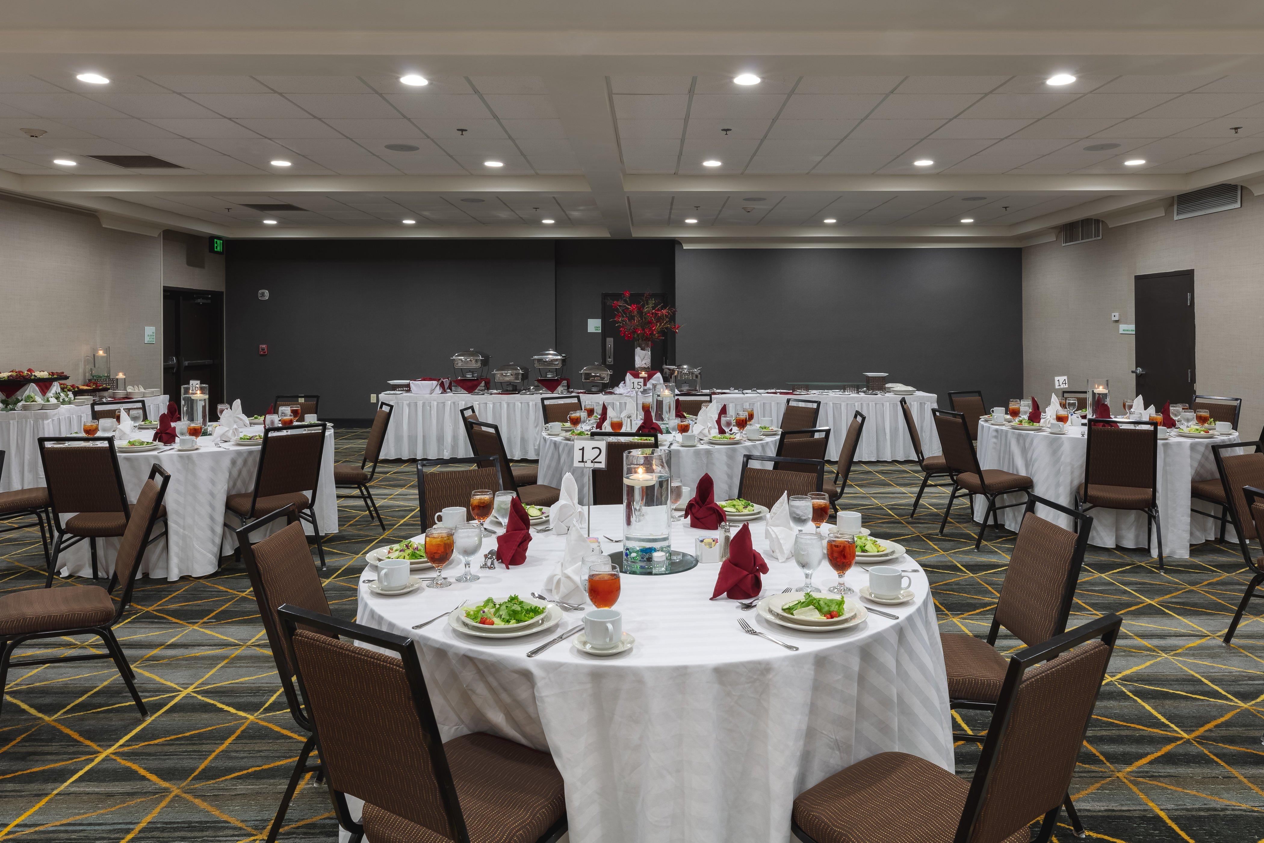 Holiday Inn & Suites Atlanta Airport North By Ihg College Park Bagian luar foto
